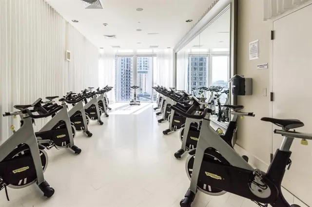 $1,050,000 | 465 Brickell Avenue, Unit BAY 419, Miami, FL 33131