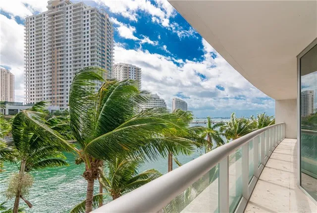 $1,050,000 | 465 Brickell Avenue, Unit BAY 419, Miami, FL 33131