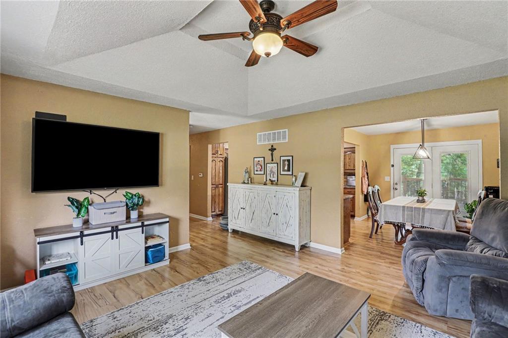 14308 Raymond Road Kearney, MO 64060 - Photo 4 of 29