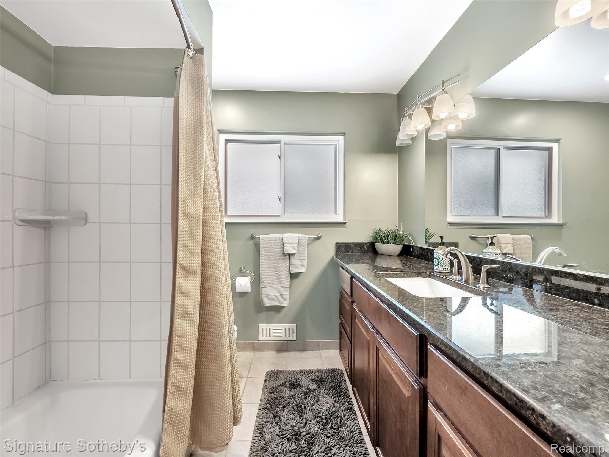 6700 Meadowlake Road Bloomfield Hills, MI 48301 - Photo 20 of 58 16-6700-Meadowlake-Rd-WindowStill-Real-Estate-Photgraphy-16.jpg