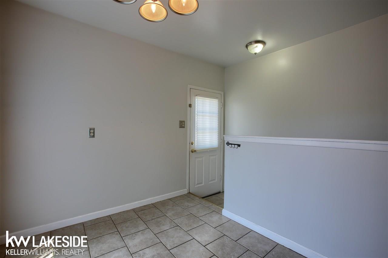 32073 Schoenherr Road Warren, MI 48088 - Photo 14 of 23 50079409-13.JPG