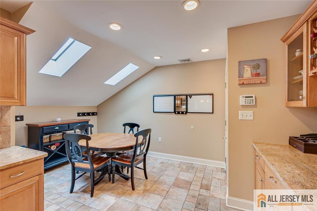 114 Old Beekman Road Monmouth Junction, NJ 08852 - Photo 6 of 32