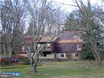 1875 Meadow Road Southampton, PA 18966 - Photo 1 of 11 Exterior Back