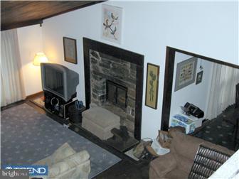 1875 Meadow Road Southampton, PA 18966 - Photo 2 of 11 Living Room