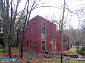 1875 Meadow Road Southampton, PA 18966 - Photo 9 of 11 Exterior Side