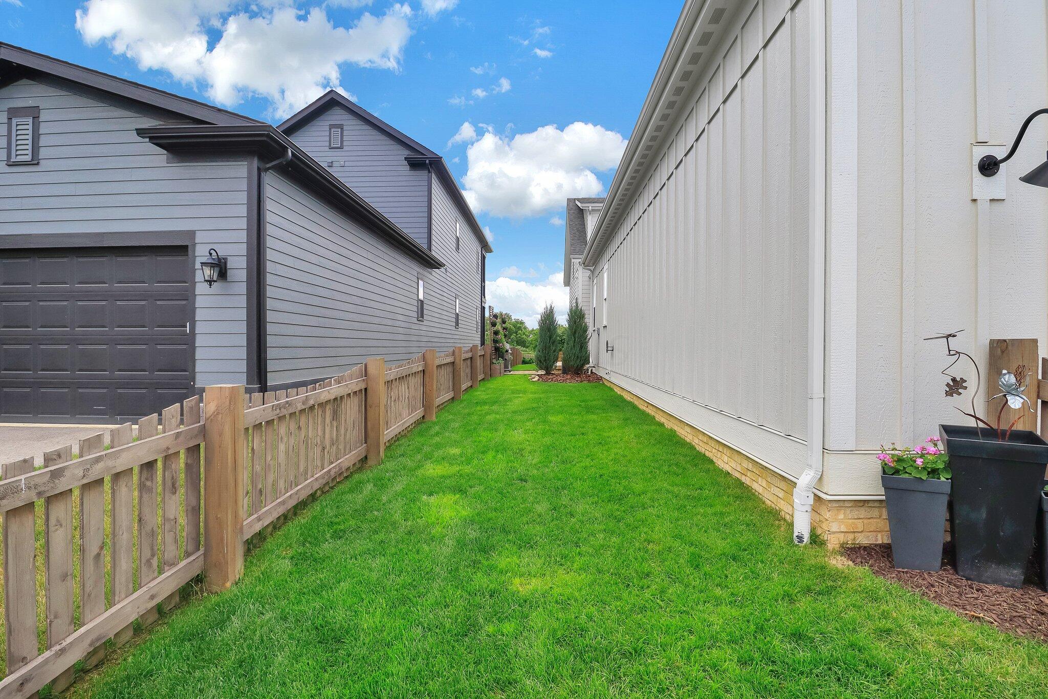 5739 Piatt Road Lewis Center, OH 43035 - Photo 64 of 79 Side yard