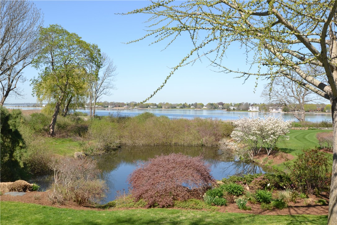 15 Oyster Point, Unit 15A Warren, RI 02885 - Photo 3 of 36