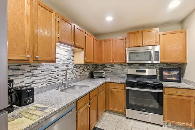 $265,000 | 8 Nicholas Court, Spotswood, NJ 08884