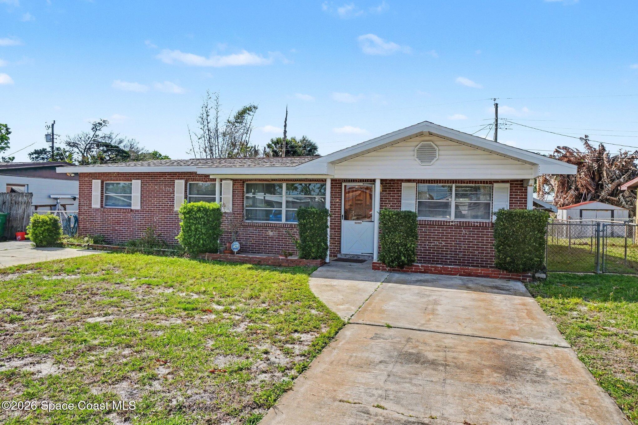 2169 Laden Road Melbourne, FL 32935 - Photo 2 of 15 002_dsc00025_572