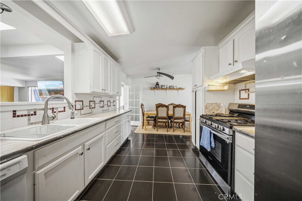 1263 South Primrose Ridgecrest, CA 93555 - Photo 8 of 42