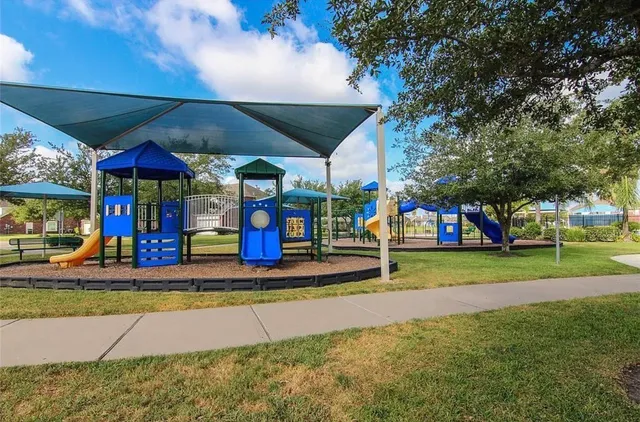 a view of outdoor space yard and porch