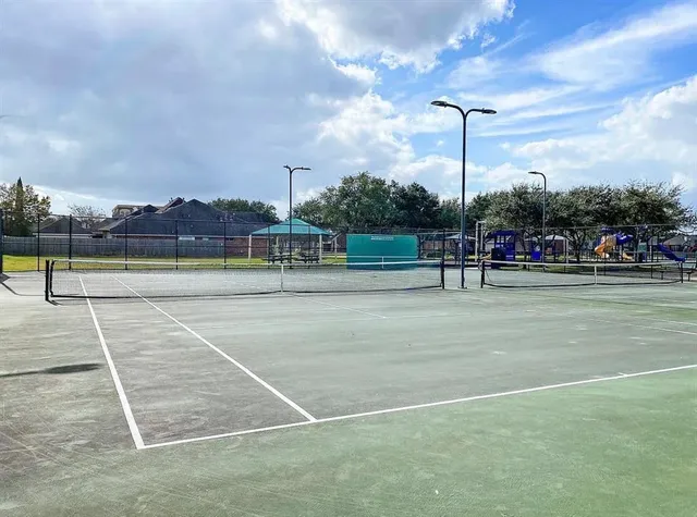 a view of a tennis court