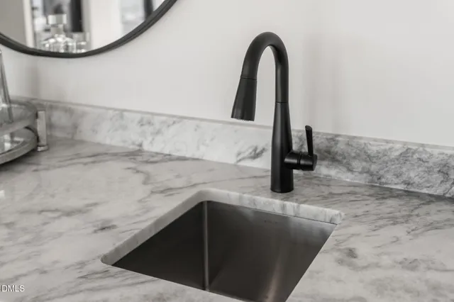 a close up view of washer and dryer