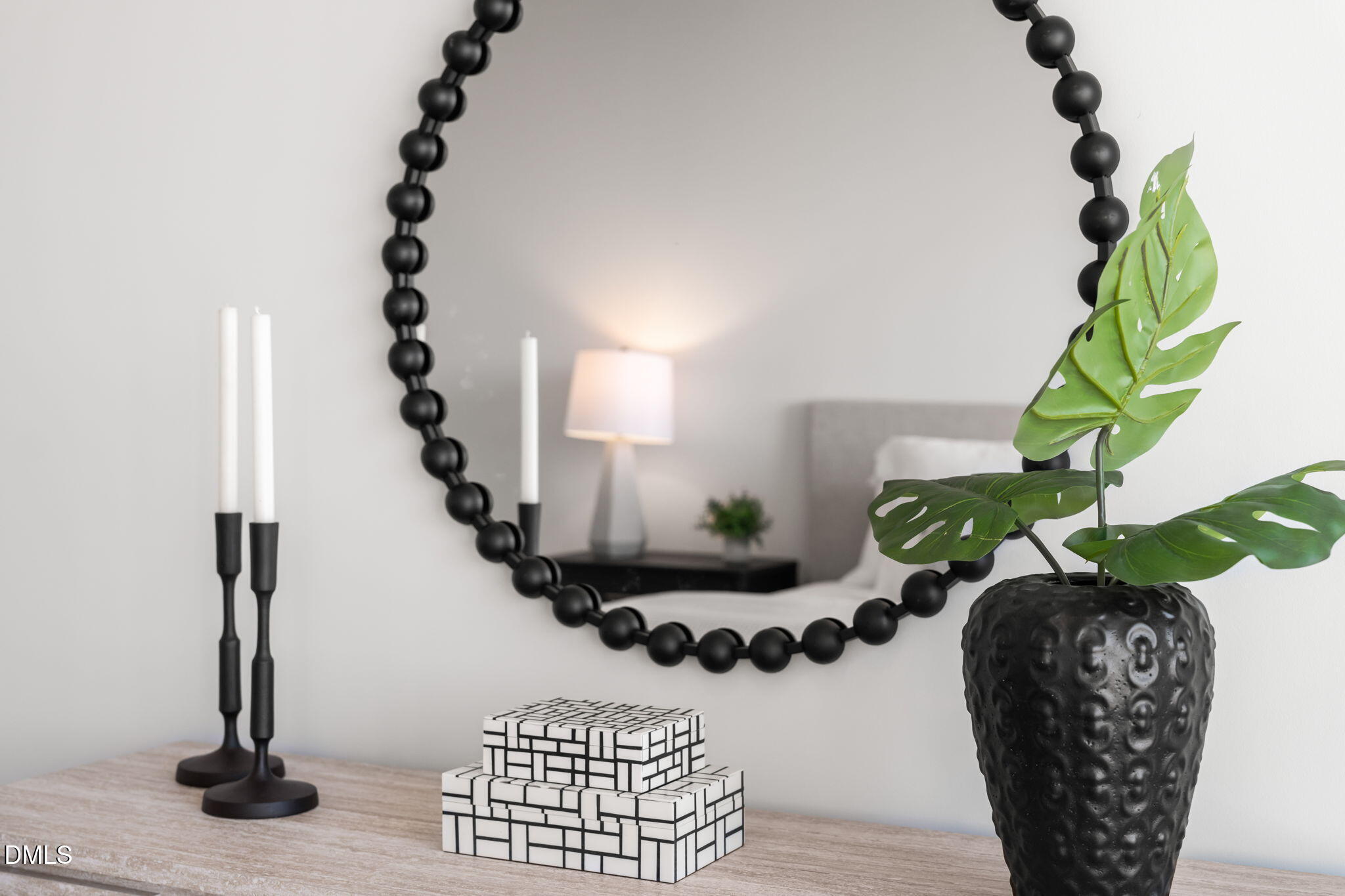 115 Morris Street, Unit 2205 Durham, NC 27701 - Photo 29 of 83 a vase of flowers sitting on a table