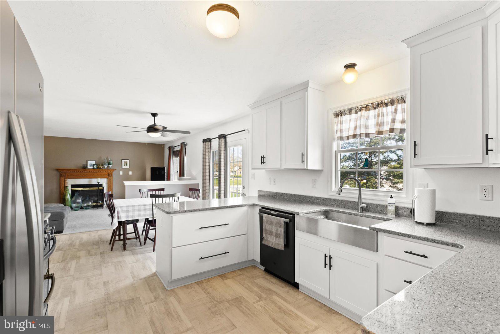 4 Appler Court Littlestown, PA 17340 - Photo 12 of 47 Beautiful & Spacious Kitchen