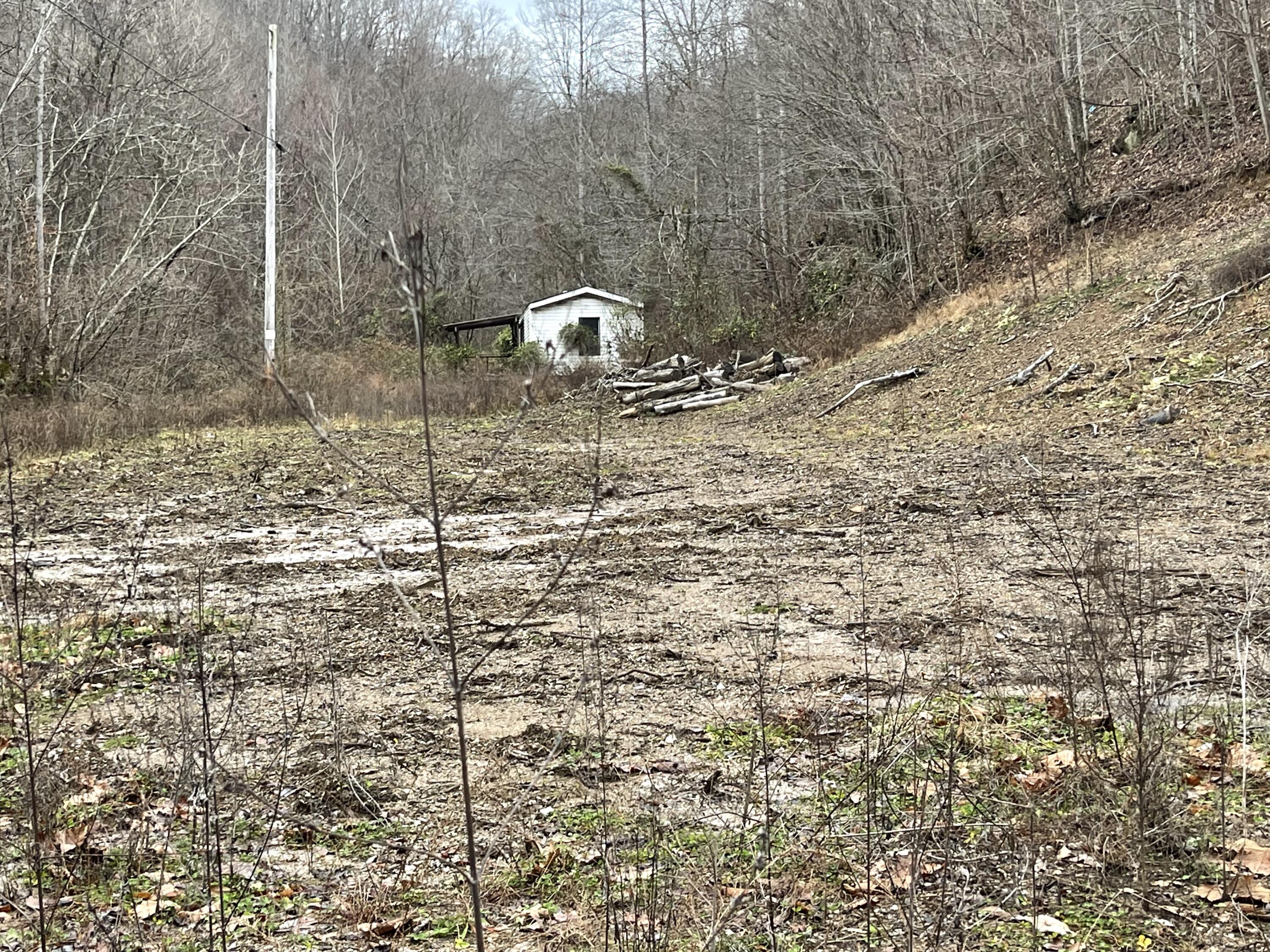 50 R R Vaughn Lane Barbourville, KY 40906 - Photo 6 of 12 IMG-5193