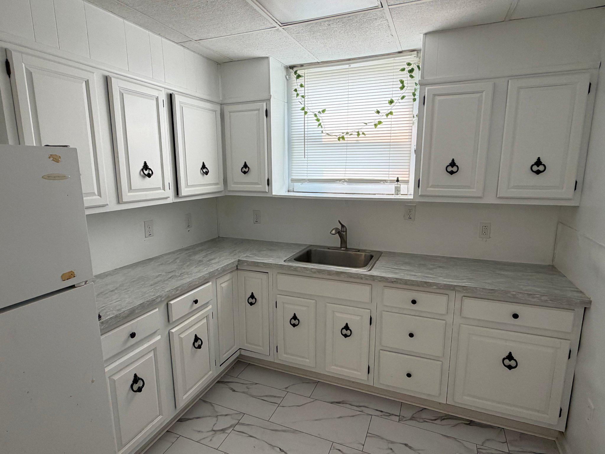 114 East Ruddle Street Coaldale, PA 18218 - Photo 3 of 29 First Floor Apartment Kitchen