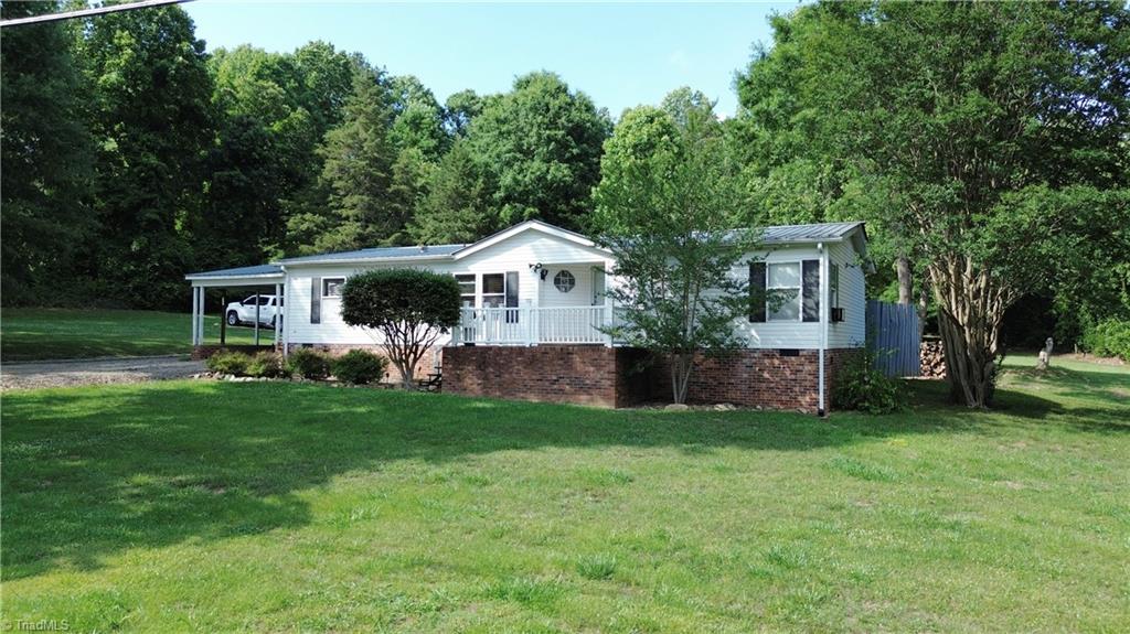 1390 Cb Eller School Road Elkin, NC 28621 - Photo 3 of 33
