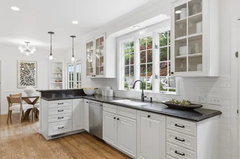 $3,989,000 | 2835 Hillside Drive, Burlingame, CA 94010