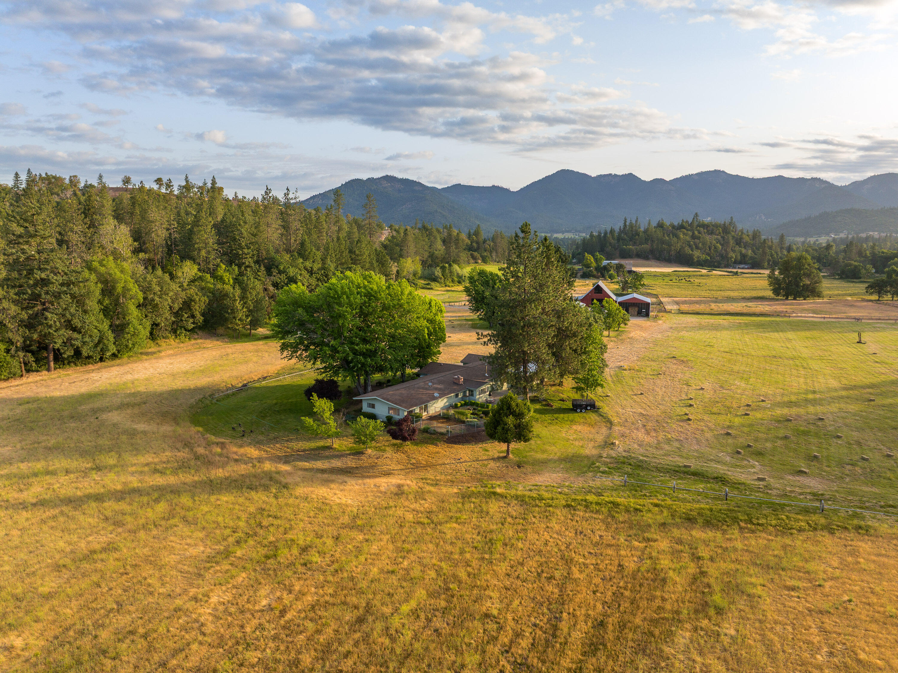 701 Messinger Road Grants Pass, OR 97527 - Photo 11 of 61 701 Messinger11