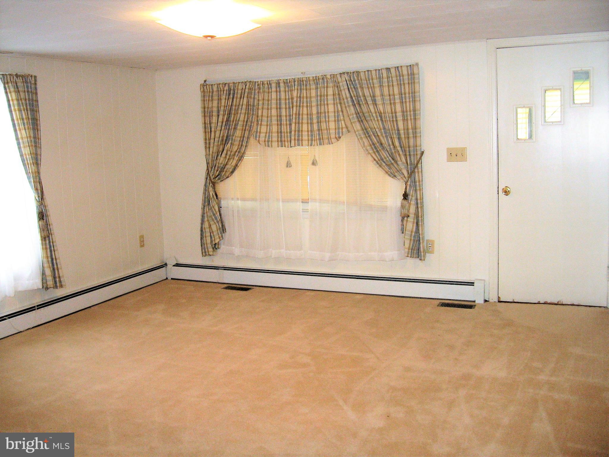 2562 Virginia Line Road Berkeley Springs, WV 25411 - Photo 28 of 45 living room