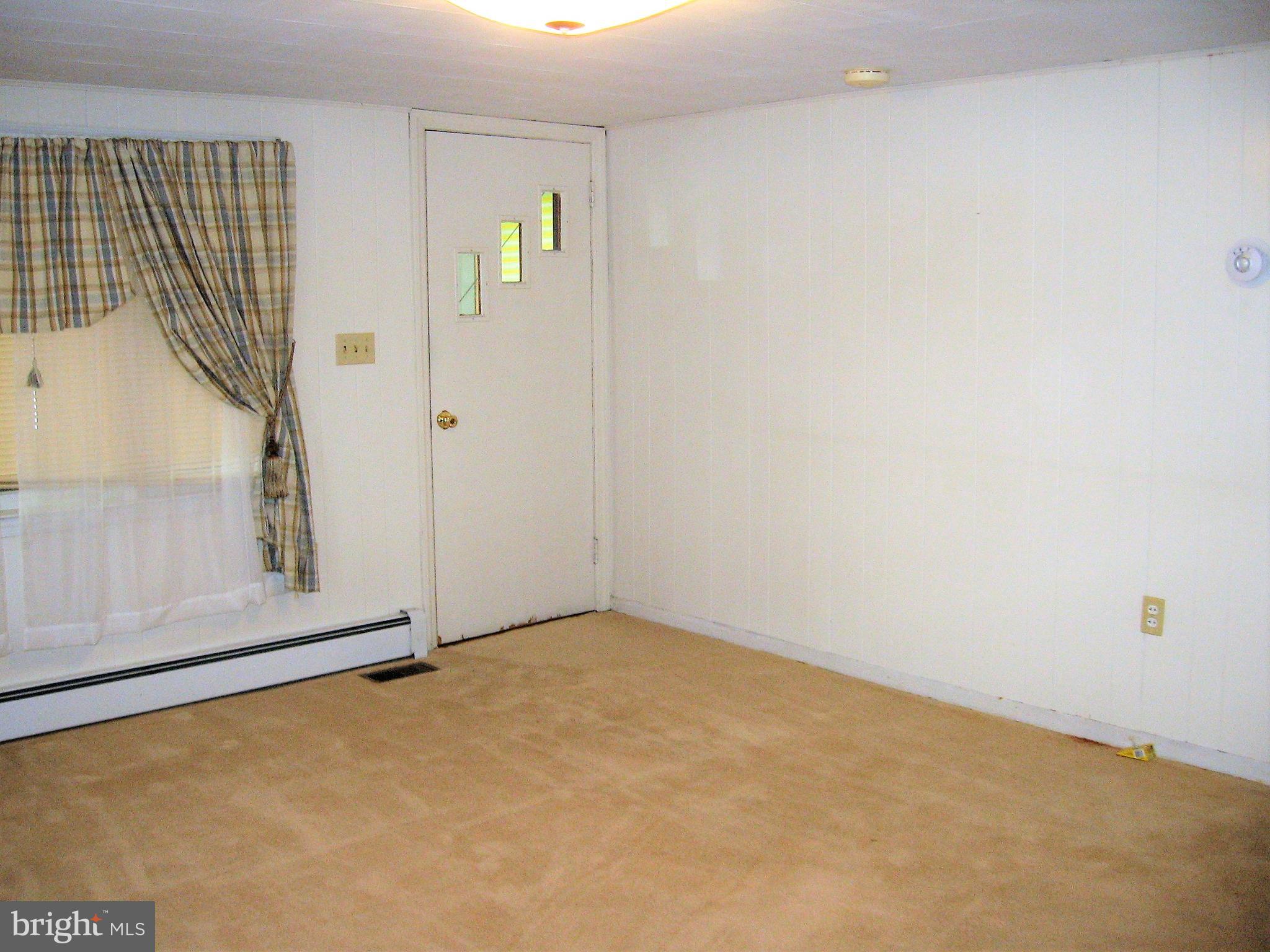 2562 Virginia Line Road Berkeley Springs, WV 25411 - Photo 30 of 45 living room