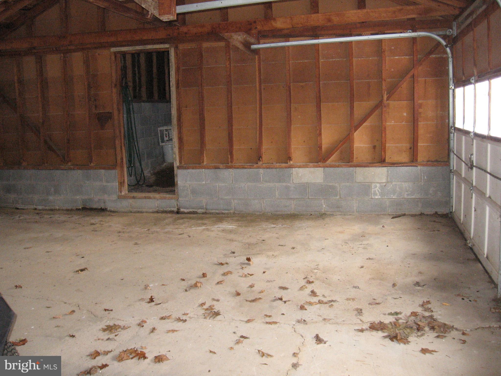 2562 Virginia Line Road Berkeley Springs, WV 25411 - Photo 42 of 45 garage