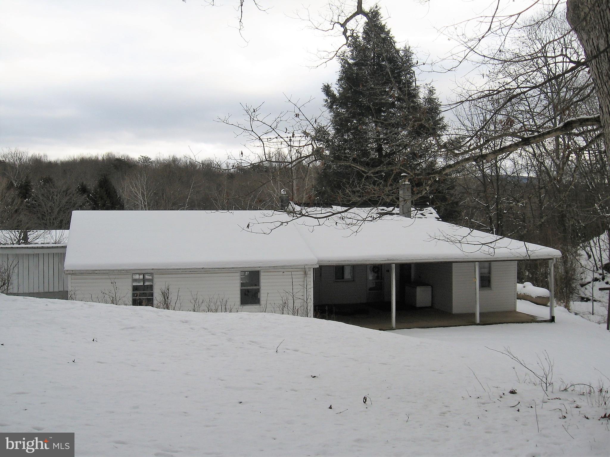 2562 Virginia Line Road Berkeley Springs, WV 25411 - Photo 10 of 45 Gallery Image 10