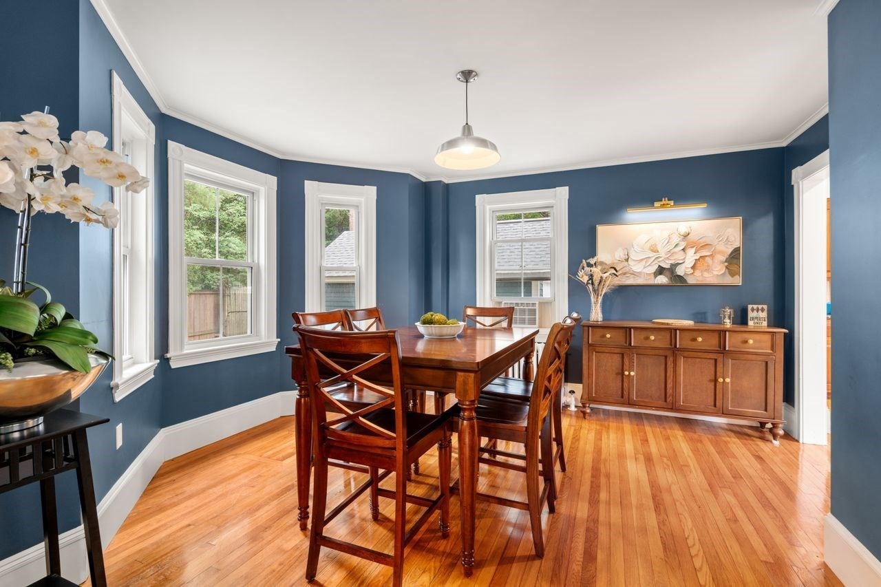 28 River Road Weston, MA 02493 - Photo 5 of 23 Gallery Image 5