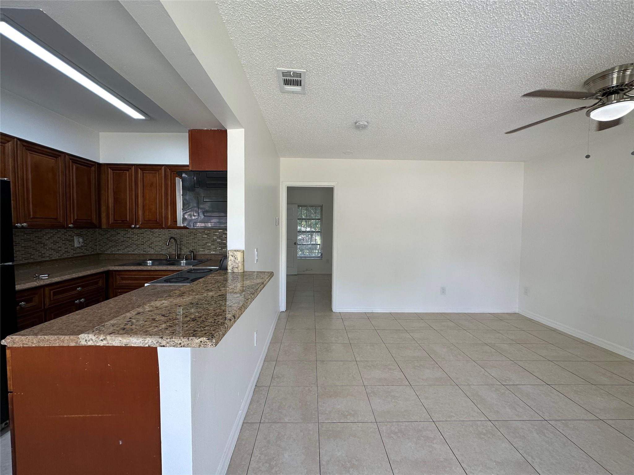 4654 Schall Road, Unit 4656 West Palm Beach, FL 33417 - Photo 2 of 11 Photo 2