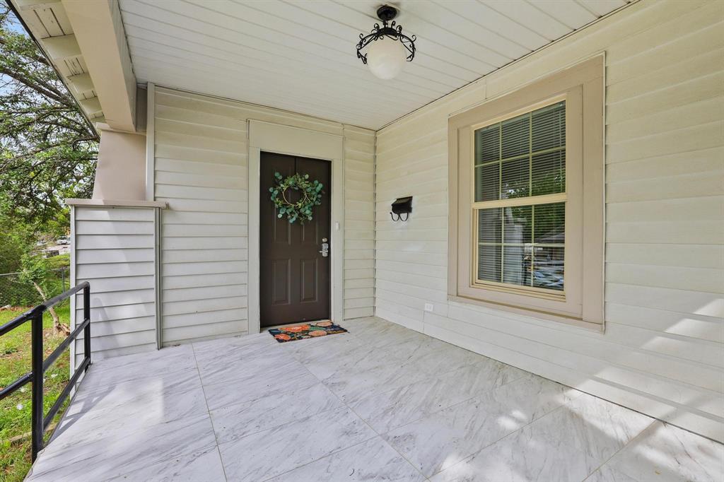 537 East Sears Street Denison, TX 75021 - Photo 2 of 29