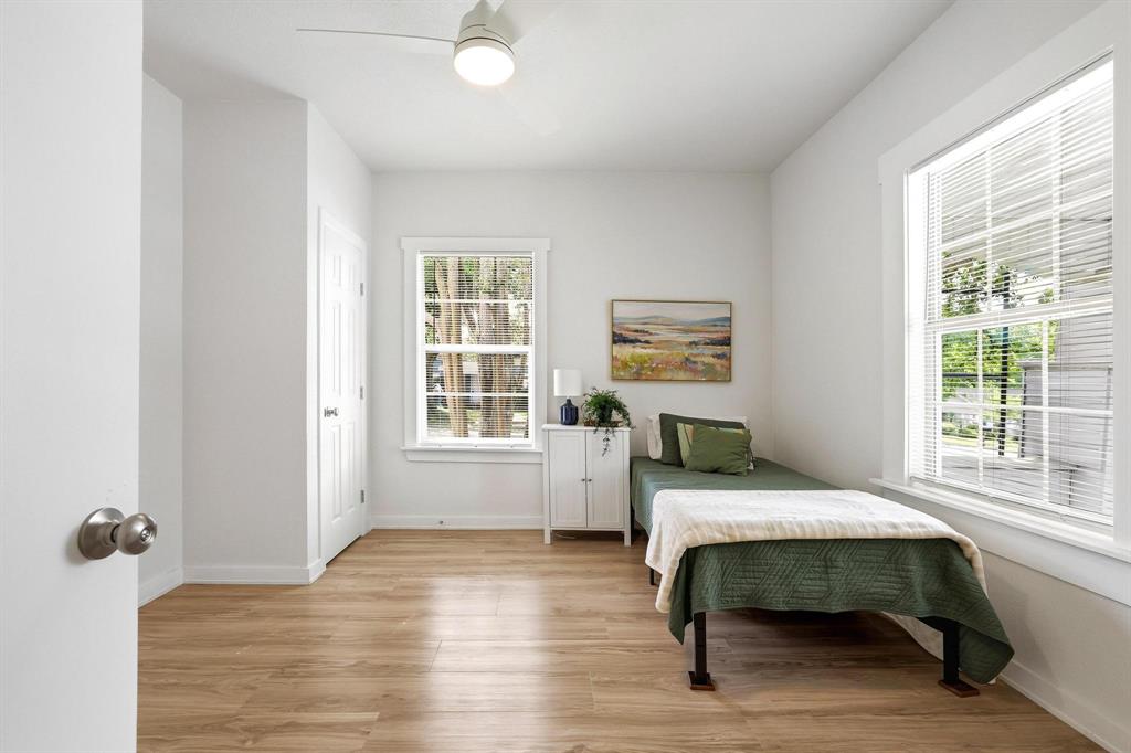 537 East Sears Street Denison, TX 75021 - Photo 7 of 29