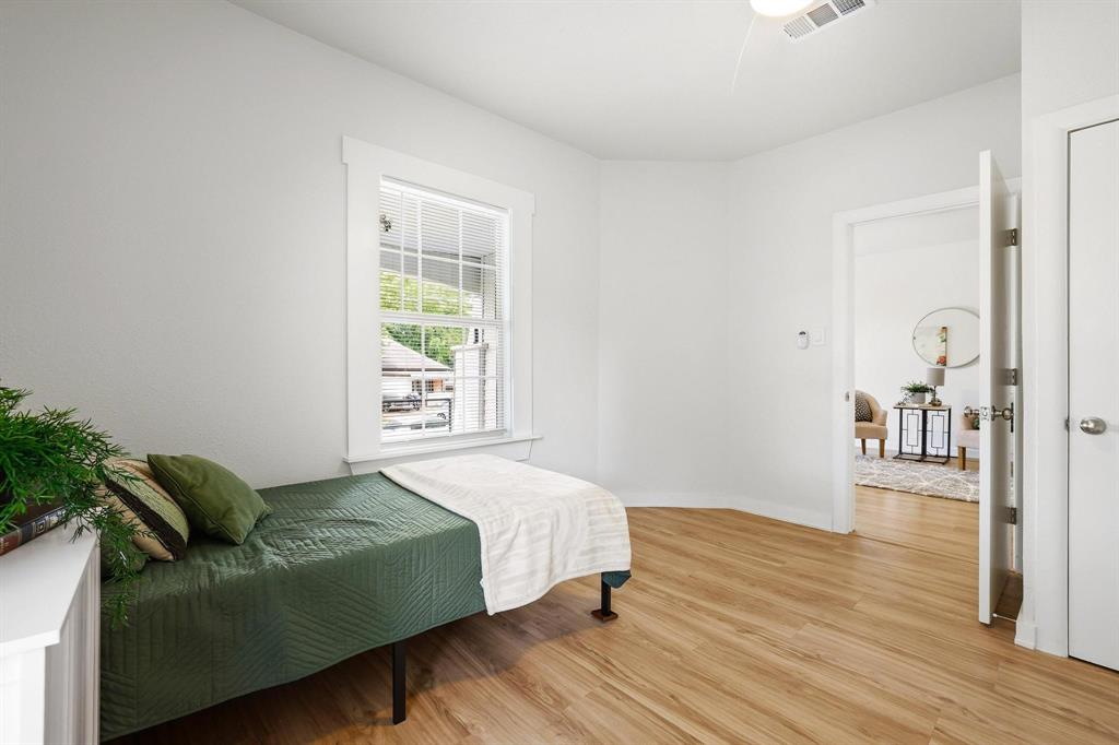 537 East Sears Street Denison, TX 75021 - Photo 9 of 29