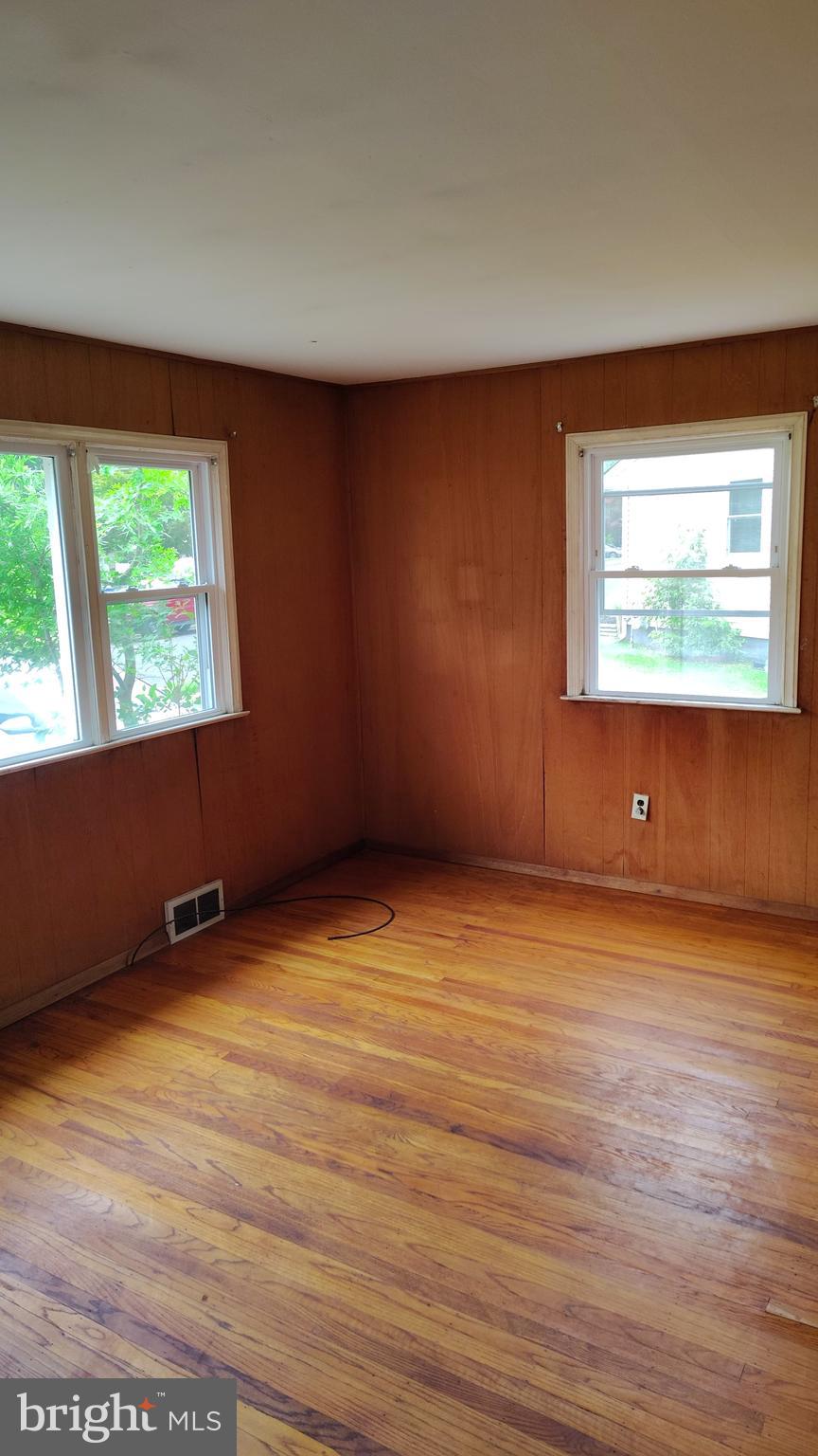 605 Raws Avenue Somerdale, NJ 08083 - Photo 4 of 27 Gallery Image 4