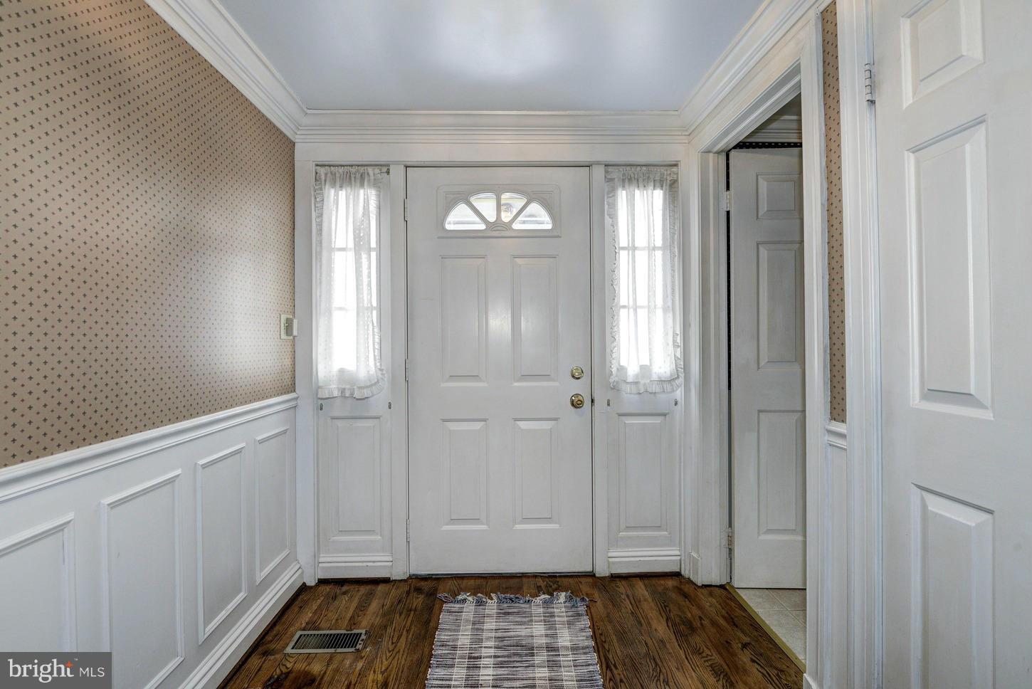 5215 Grandview Road Hanover, PA 17331 - Photo 2 of 30 Interior (General)