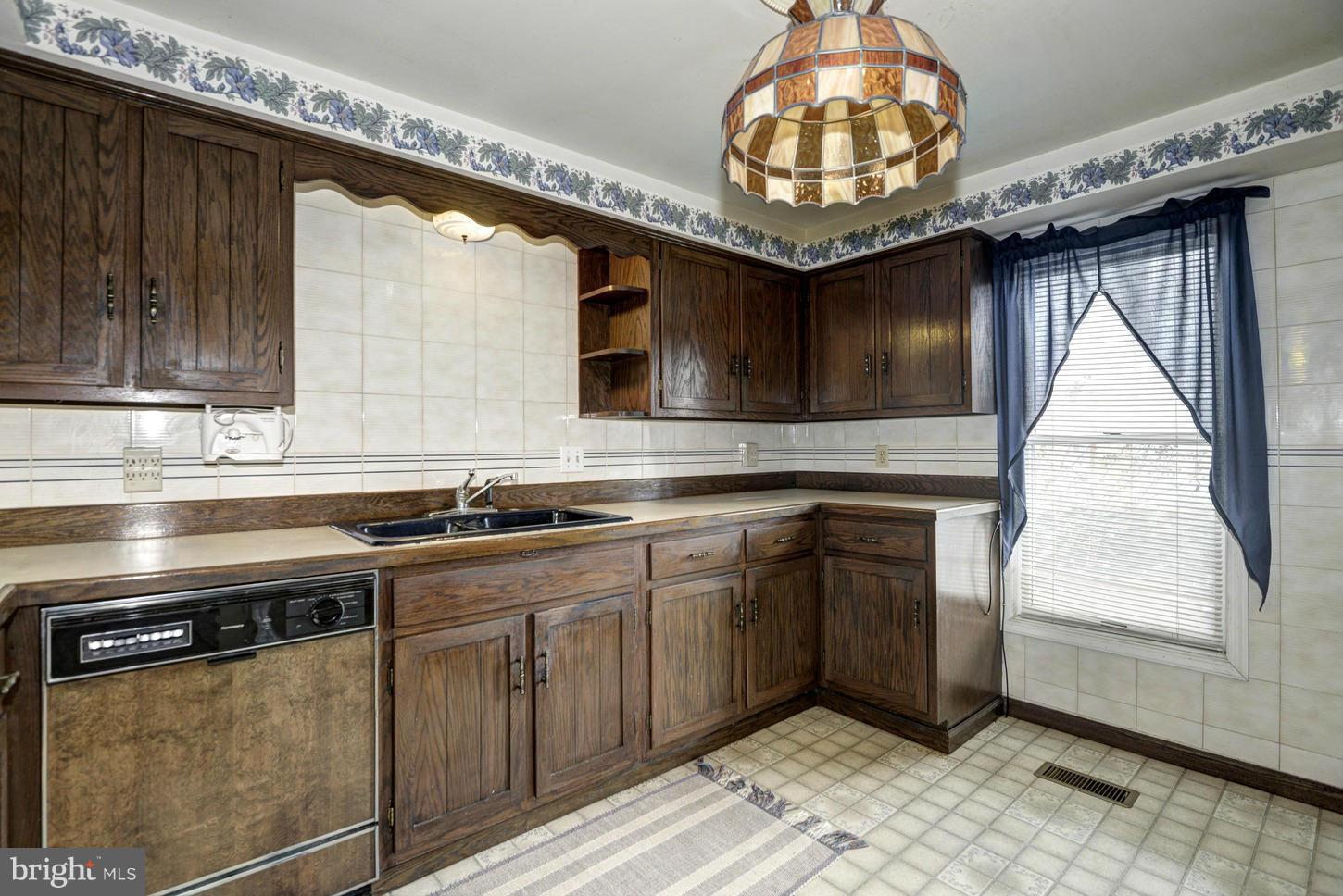 5215 Grandview Road Hanover, PA 17331 - Photo 5 of 30 Kitchen