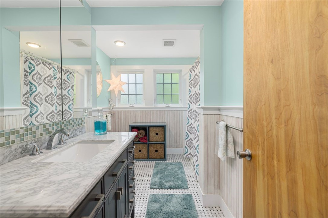 125 Grand View Road East Greenwich, RI 02818 - Photo 21 of 45 Gallery Image 21