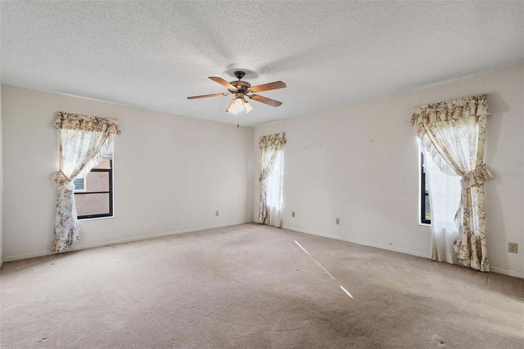 3431 Deerfield Lane Clearwater, FL 33761 - Photo 14 of 27