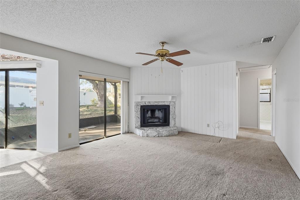 3431 Deerfield Lane Clearwater, FL 33761 - Photo 3 of 27