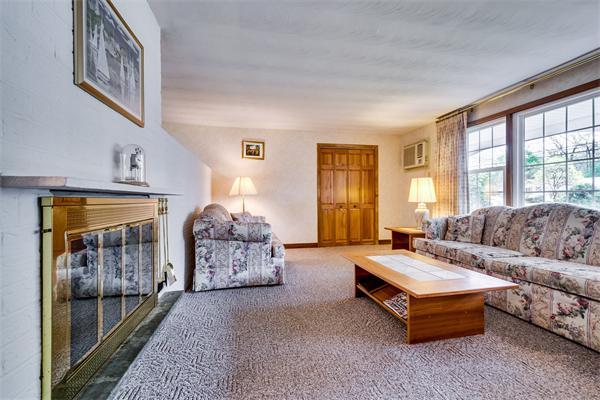 74 Hemenway Road Framingham, MA 01701 - Photo 4 of 20 Gallery Image 4