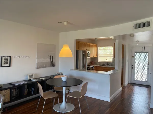 $109,800 | 8861 Sunrise Lakes Boulevard, Unit 311, Sunrise, FL 33322