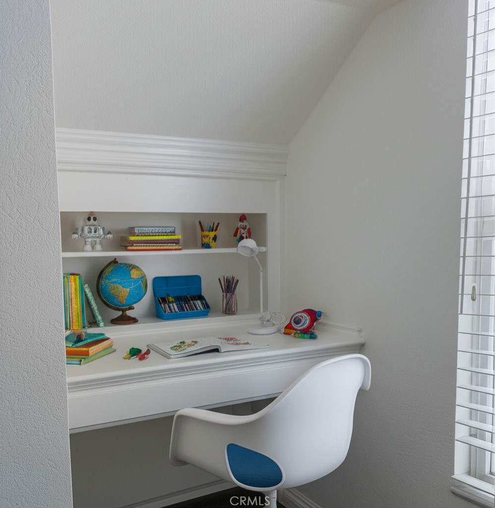 21032 Primrose Lane Mission Viejo, CA 92691 - Photo 3 of 19 a utility room with dryer and washer