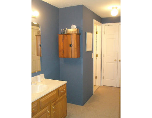 706 A Ridgefield Circle, Unit A Clinton, MA 01510 - Photo 9 of 9 Gallery Image 9