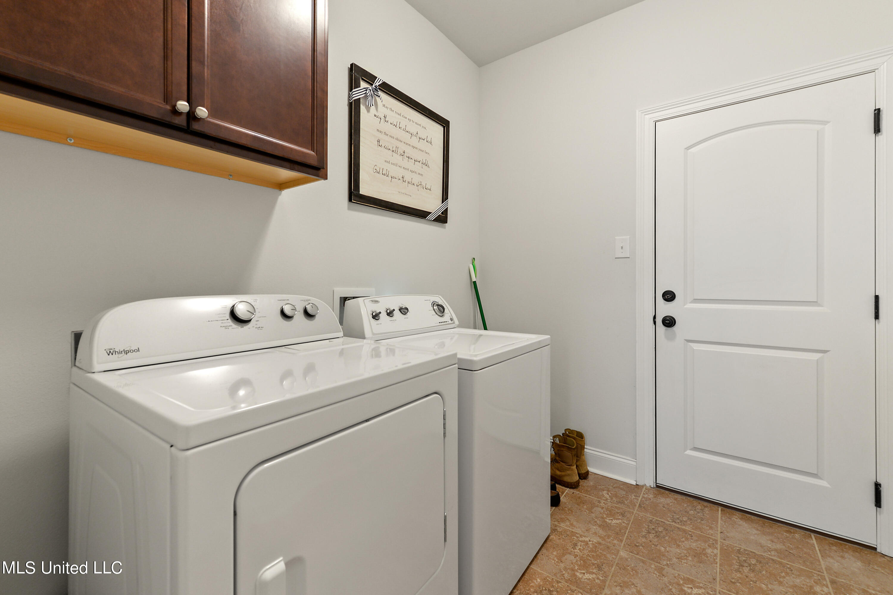 14256 Whippoorwill Road Gulfport, MS 39503 - Photo 23 of 34 023