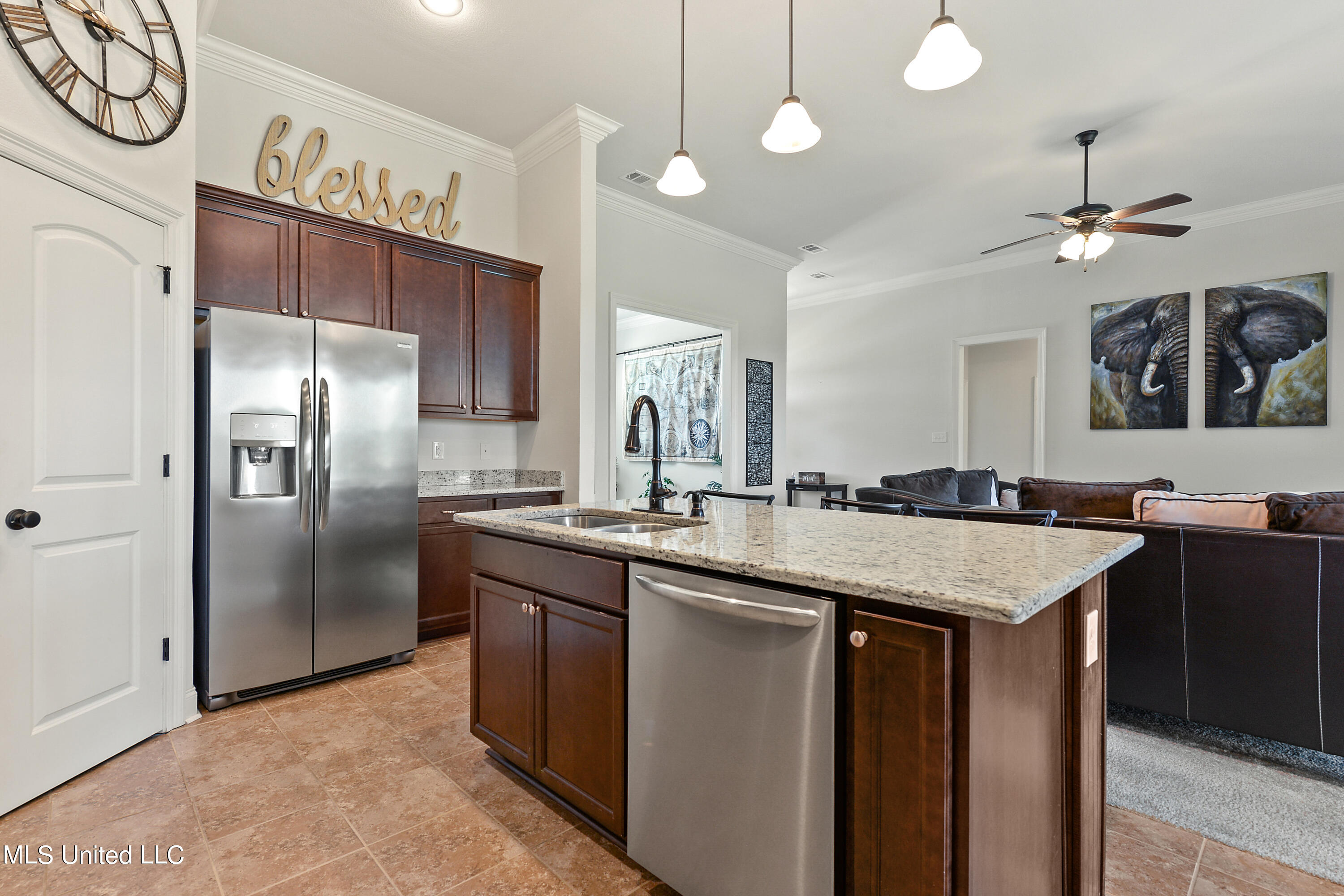 14256 Whippoorwill Road Gulfport, MS 39503 - Photo 8 of 34 008