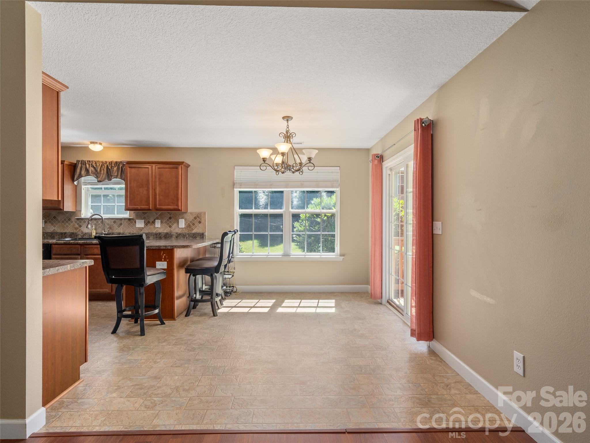 202 Hondah Road Brevard, NC 28712 - Photo 7 of 40 Gallery Image 7