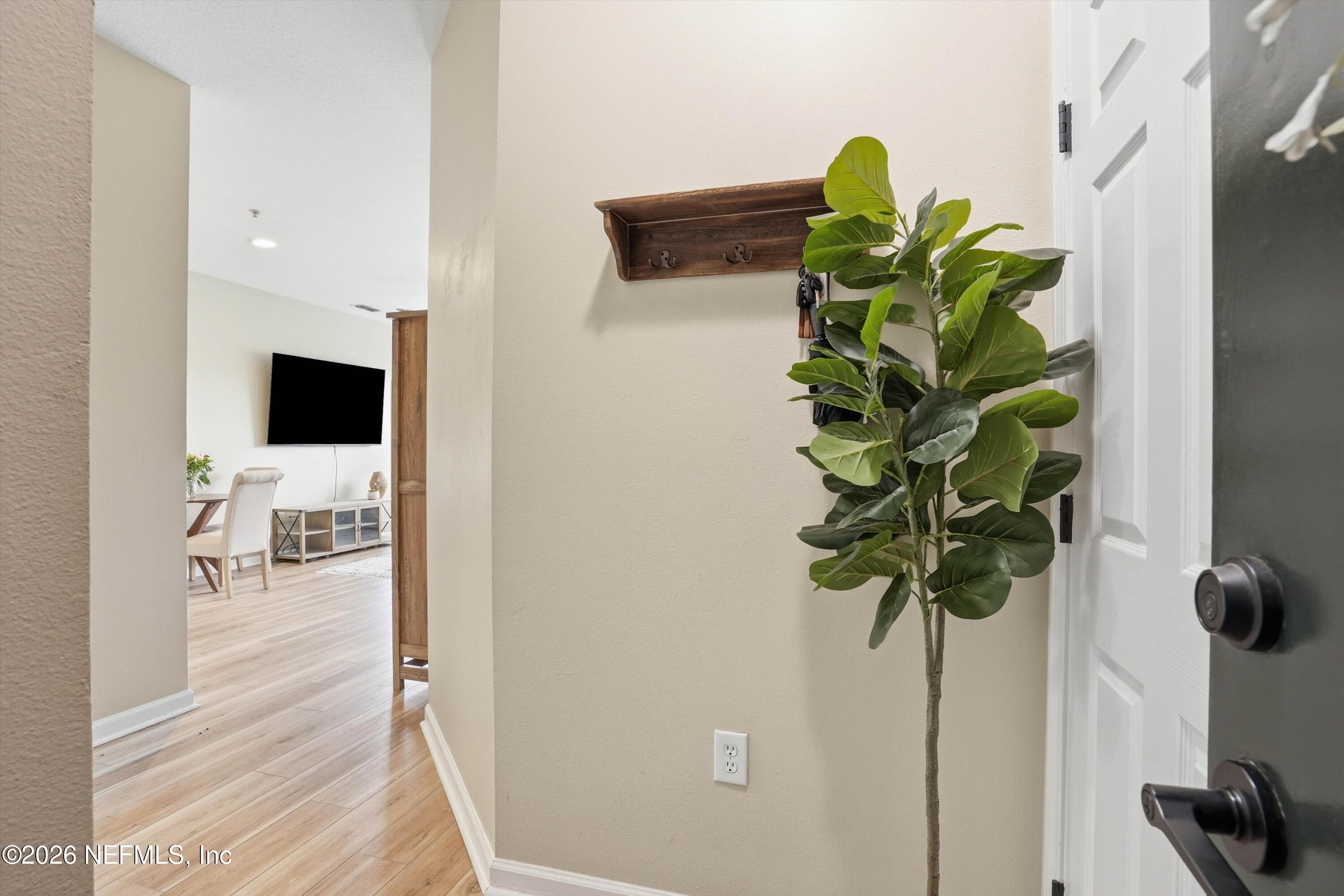 7990 Baymeadows Road, Unit 727 Jacksonville, FL 32256 - Photo 4 of 28 04-Foyer