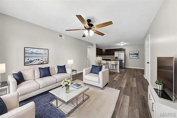 $79,900 | 5766 Westphalia Lane, Unit B, St. Louis, MO 63129