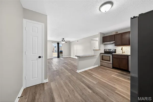 $79,900 | 5766 Westphalia Lane, Unit B, St. Louis, MO 63129