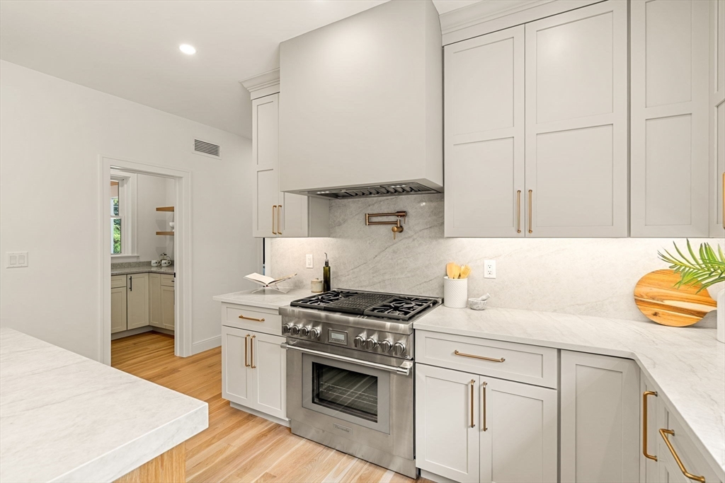 2 Stephanie Street Burlington, MA 01803 - Photo 6 of 42